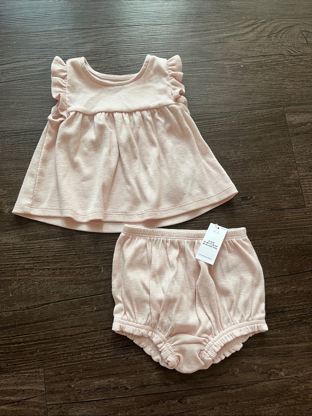 Old Navy Soft Pink Baby Two-Piece Top & Bloomers Set Size 6-12 Month